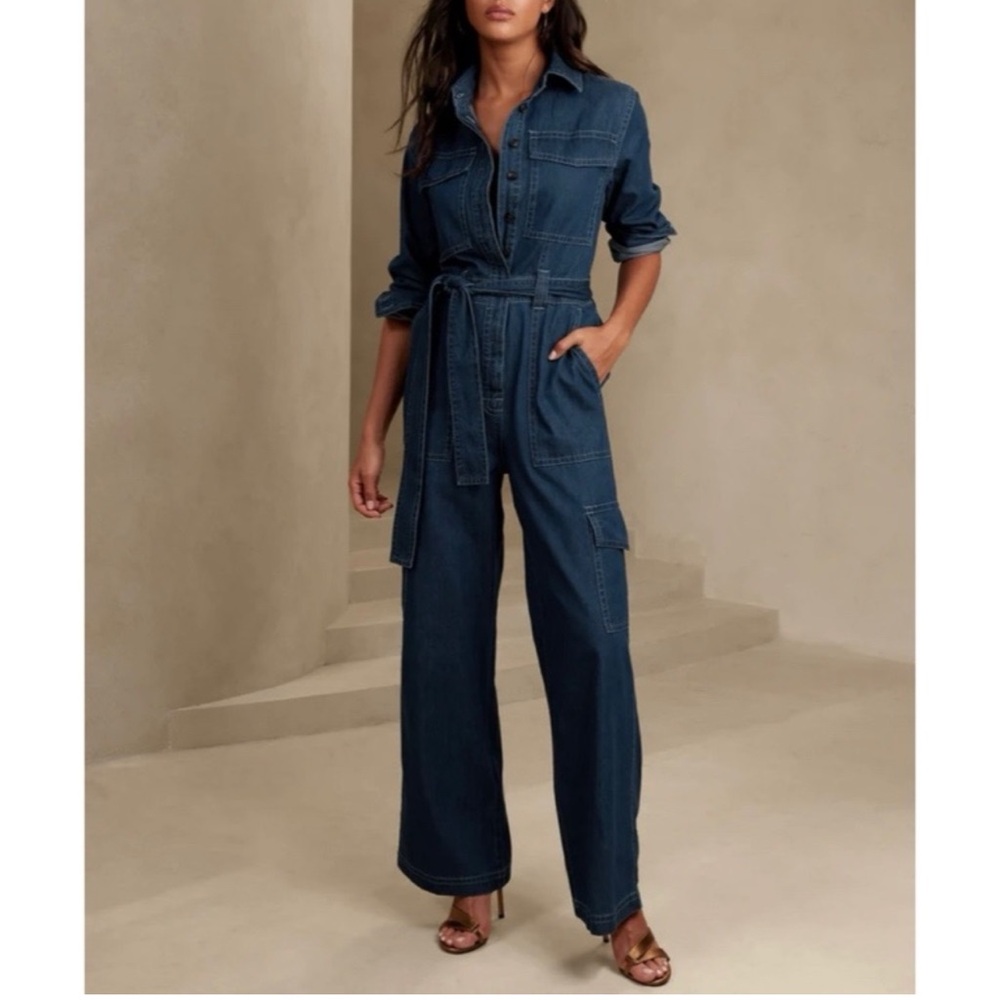 Banana republic denim jumpsuit. Only worn one time.